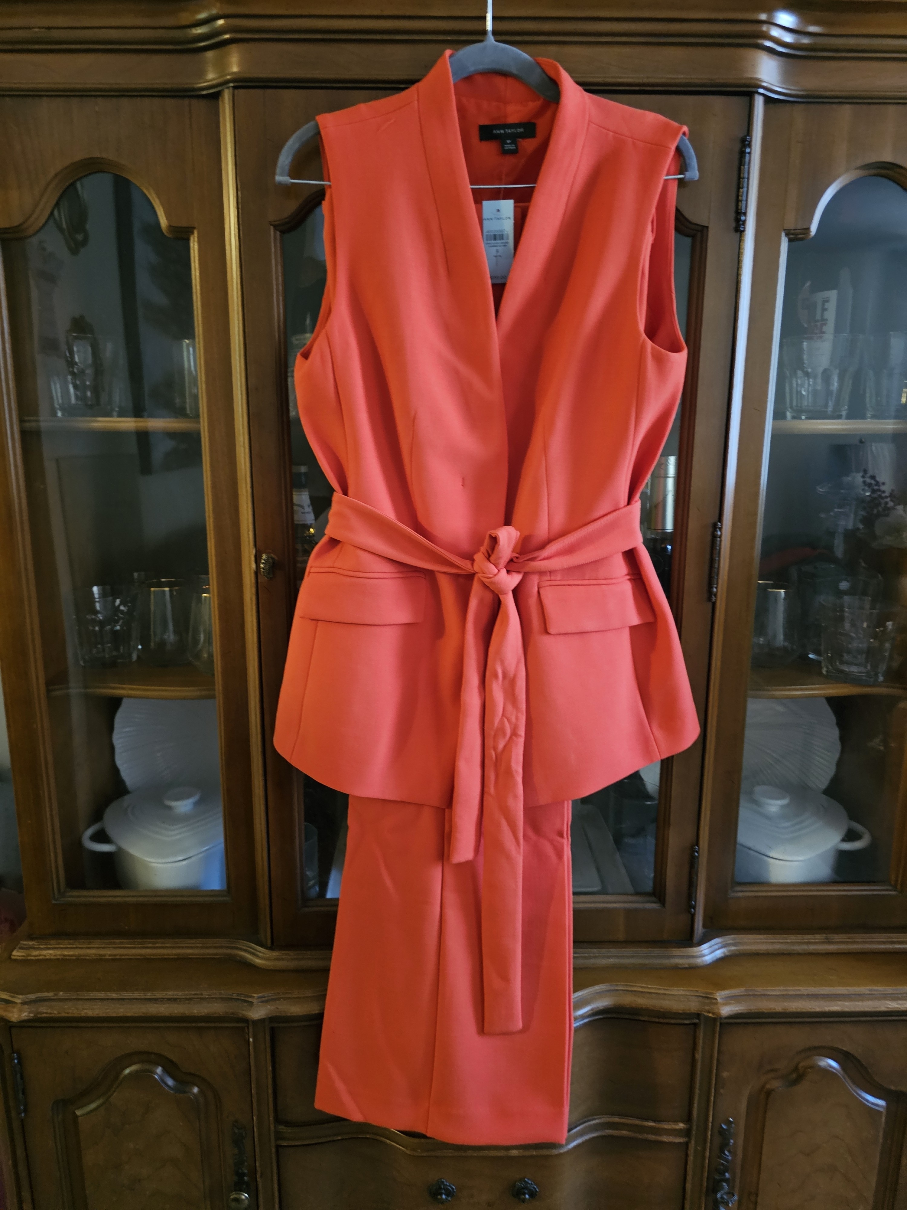 Ann Taylor Sleeveless Coral-Red Belted Pantsuit. Vest Size 8p / Pant 8p.